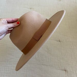 Felt fedora hat
